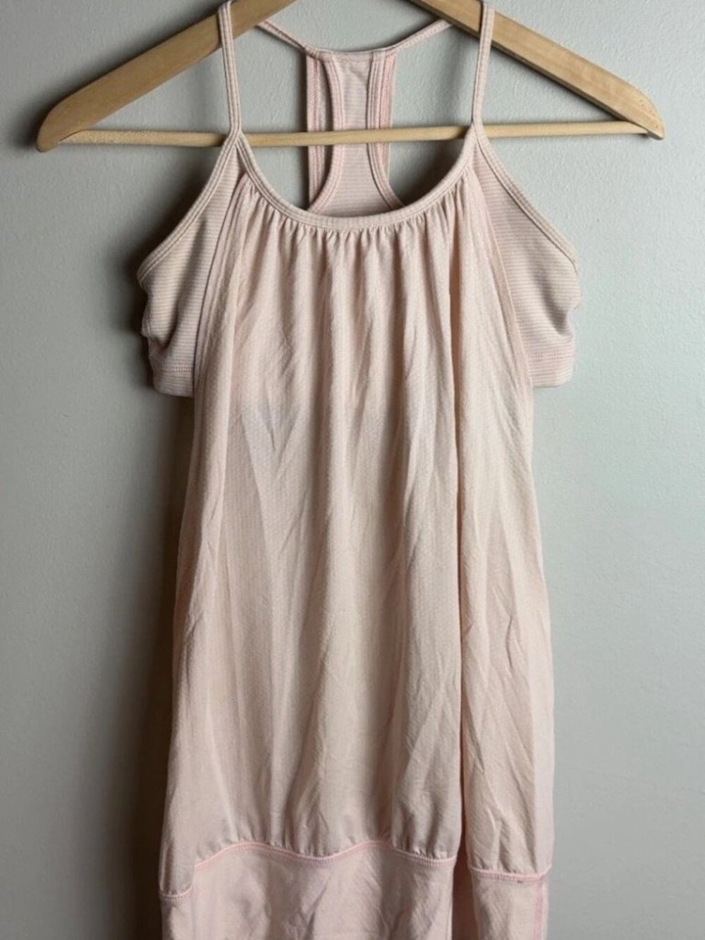 Lululemon Light Pink Racerback Tank Top Built-in Shelf Bra Size 6 Active Women